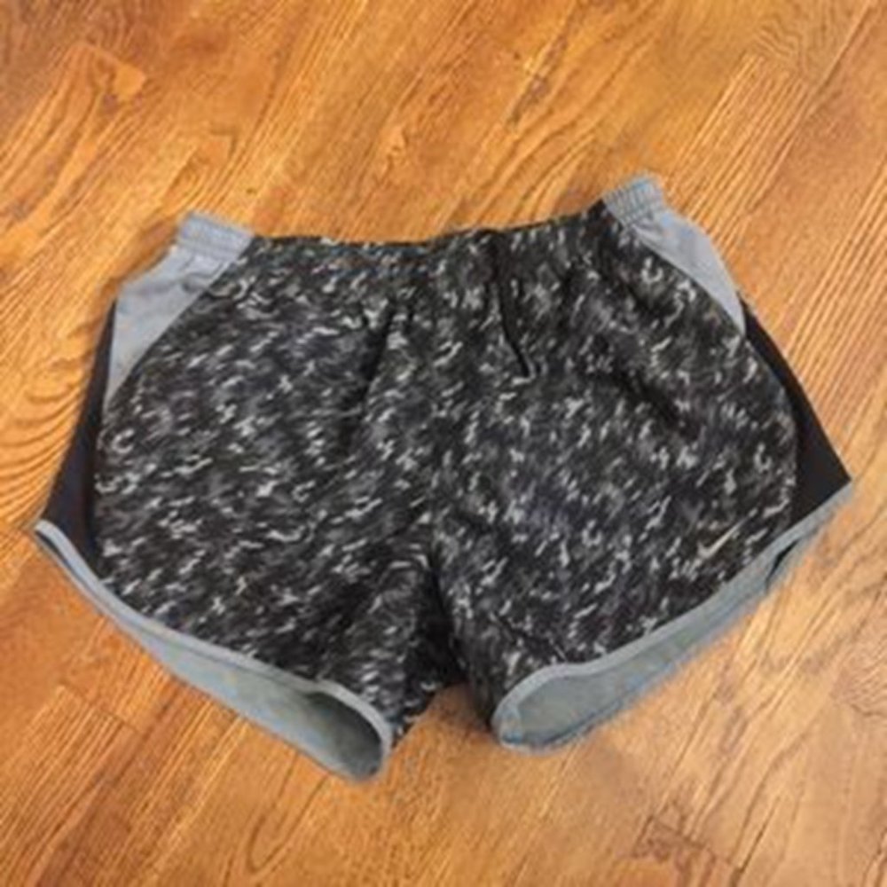 Pilcro &amp; The Letterpress Hyphen Army Green Shorts